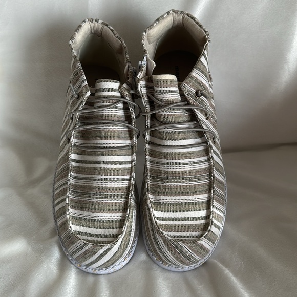 Canvas booties size 10 NWOT - Picture 2 of 7